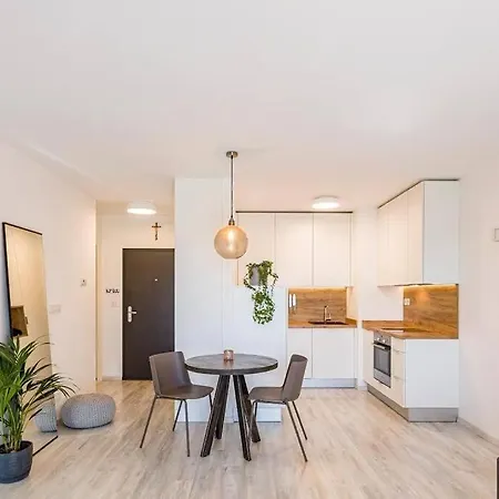 Urban Apartment With Possibility Of Parking Bratislava Exterior photo