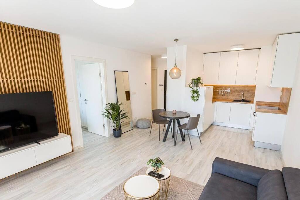 Apartament Urban With Possibility Of Parking Bratysława
